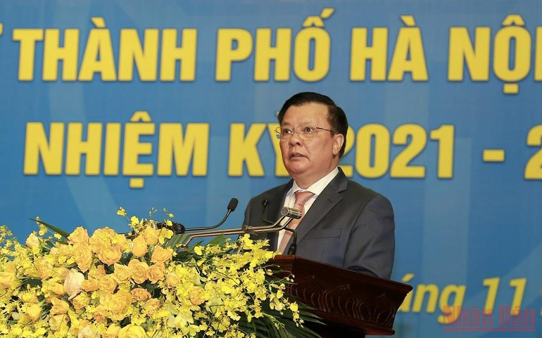 Đồng chí Đinh Tiến Dũng, Ủy viên Bộ Chính trị, Bí thư Thành ủy Hà Nội phát biểu ý kiến tại Đại hội. Phụ nữ Thủ đô khẳng định bản lĩnh, trí tuệ, tài năng, sức sáng tạo -0