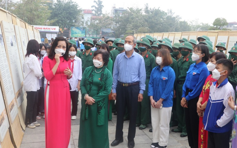 Triển lãm “Theo dấu chân Đại tướng” tại Điện Biên -0