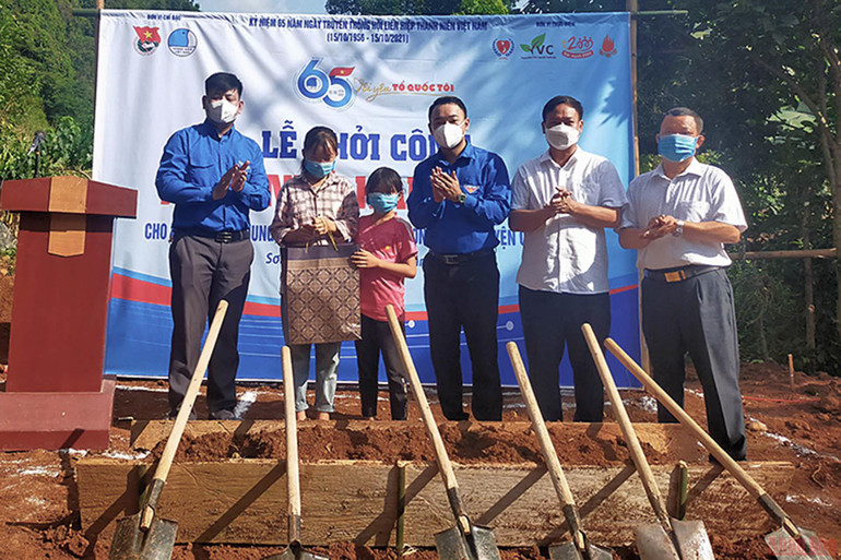 Khởi công hai “Ngôi nhà hạnh phúc” tặng học sinh dân tộc thiểu số -0