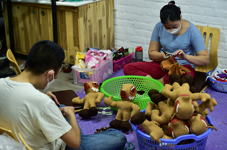 Hàng trăm chú Sao La nhồi bông đồng hành cùng SEA Games 31  -5