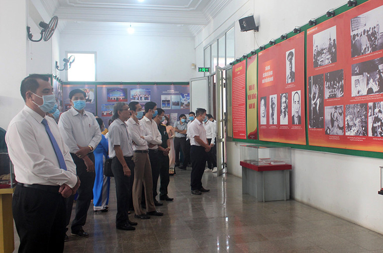 Triển lãm 60 năm thành lập Khu ủy miền Đông Nam Bộ -0