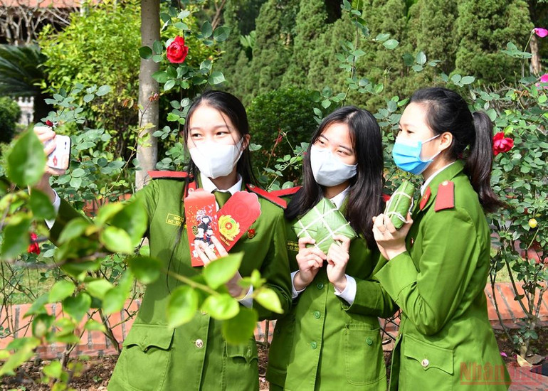 Những chuyến xe yêu thương hỗ trợ sinh viên về quê ăn Tết -0