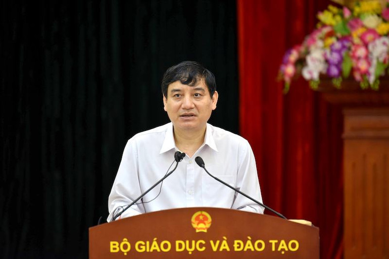 Chủ nhiệm Uỷ ban Văn hoá, Giáo dục, Thanh niên, Thiếu niên và Nhi đồng của Quốc hội Nguyễn Đắc Vinh Nhìn lại một năm triển khai chương trình giáo dục phổ thông mới -0