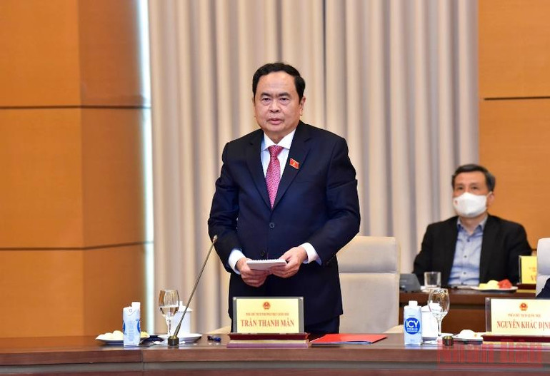 Củng cố vững chắc khối đại đoàn kết toàn dân tộc, phát huy dân chủ trong xã hội -0