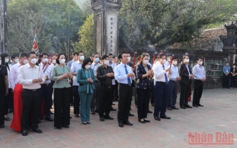 Lễ hội Hoa Lư - Hào hùng một thuở dựng nước -0