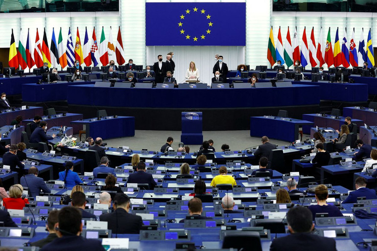Tân Chủ tịch Roberta Metsola có bài phát biểu trong phiên họp toàn thể của EP tại Strasbourg, Pháp. (Ảnh: REUTERS) Nghị viện châu Âu có nữ Chủ tịch mới -0