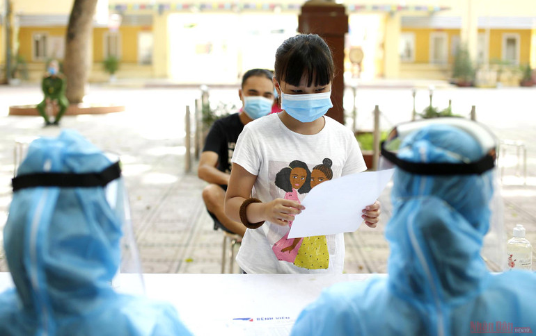 Hà Nội xét nghiệm PCR cho người dân trở về từ Đà Nẵng -8