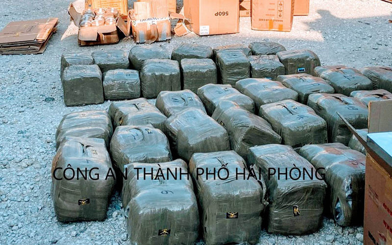 Phát hiện hơn 665 kg ma tuý giấu trong container -0