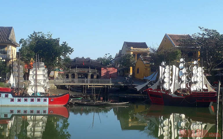 Dạo phố cổ Hội An vắng vẻ mồng một Tết -0