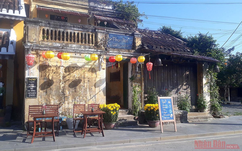 Dạo phố cổ Hội An vắng vẻ mồng một Tết -5