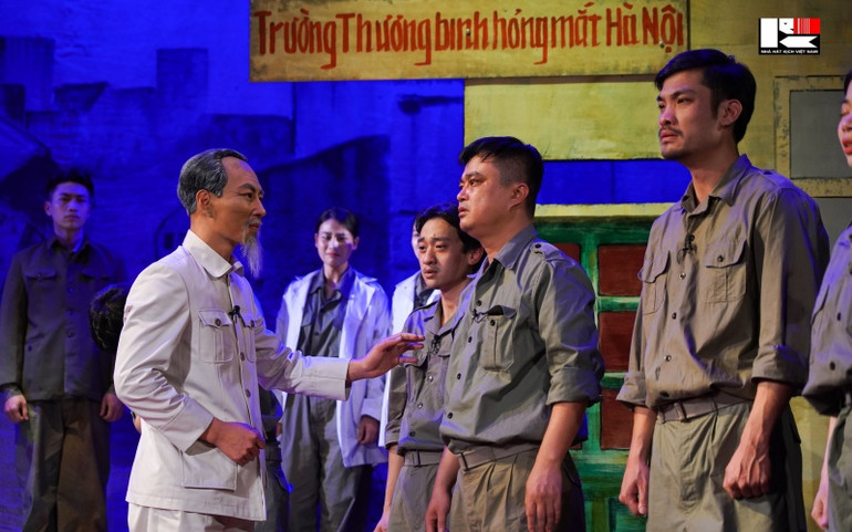 Vở "Đôi mắt sáng". Nhà hát kịch Việt Nam ra mắt chương trình “Hồ Chí Minh- Tên Người sáng mãi” -0