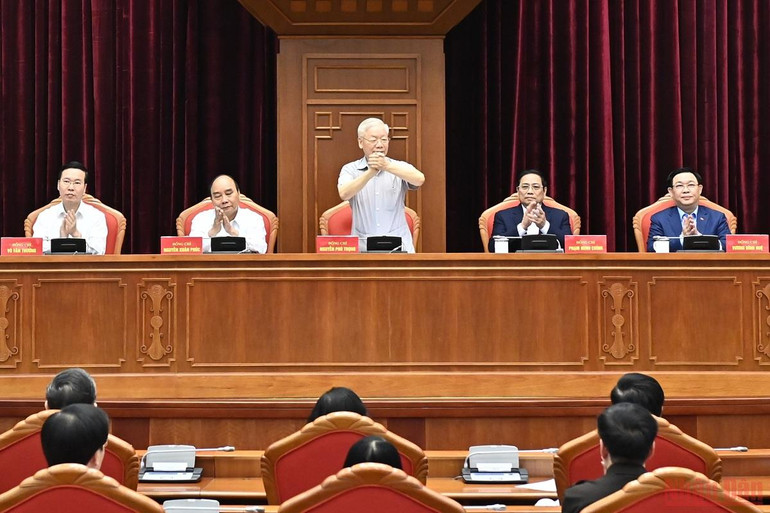 Tổng Bí thư Nguyễn Phú Trọng, Chủ tịch nước Nguyễn Xuân Phúc, Thủ tướng Chính phủ Phạm Minh Chính, Chủ tịch Quốc hội Vương Đình Huệ, Thường trực Ban Bí thư Võ Văn Thưởng chủ trì Hội nghị. Hội nghị Bộ Chính trị về xây dựng lực lượng Công an nhân dân -0