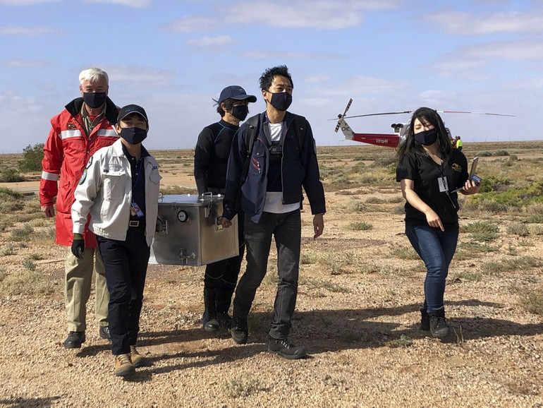 Mẫu vật đã được thu hồi. Ảnh: JAXA. Nhật Bản thu hồi được mẫu đá từ tiểu hành tinh Ryugu -0