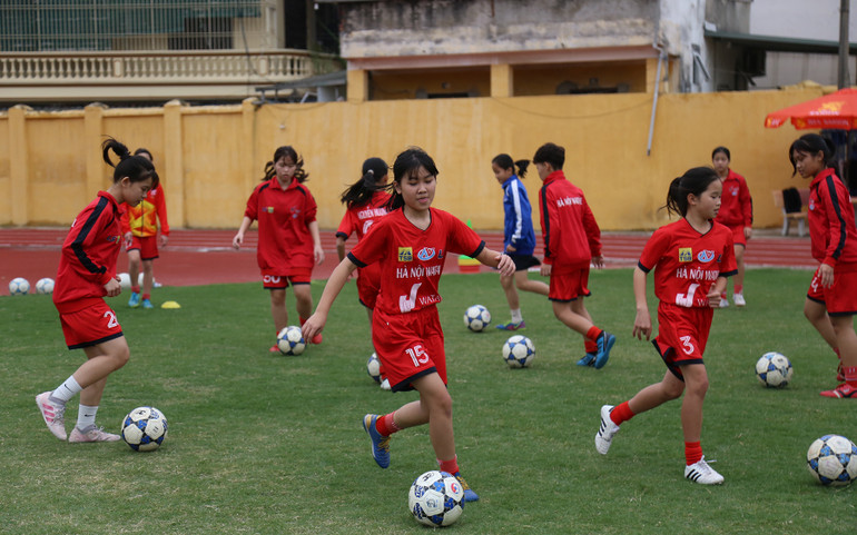 Bóng đá nữ Hà Nội - bao nỗi ưu tư -0