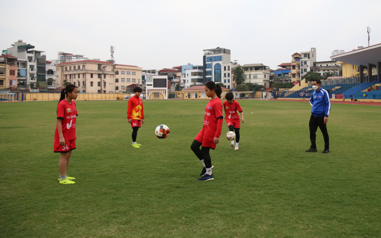 Bóng đá nữ Hà Nội - bao nỗi ưu tư -0