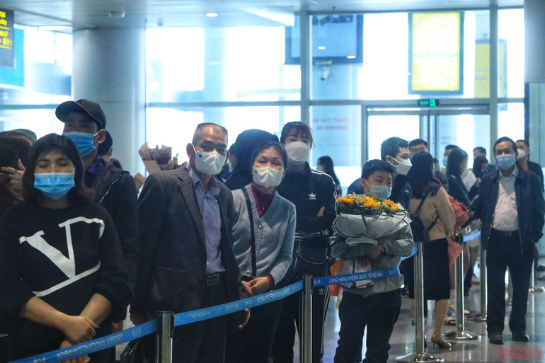 Thêm 2 chuyến bay đưa đồng bào từ Ukraine về nước -0