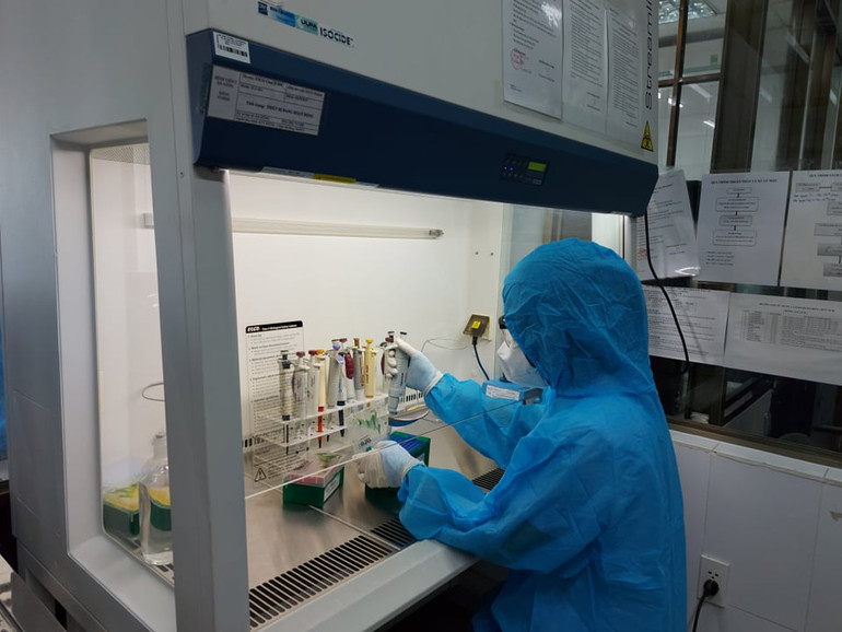 Thiết lập hai phòng xét nghiệm tại tâm dịch trong thời gian ngắn kỷ lục -0