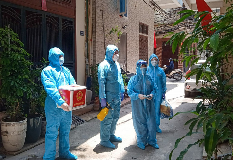 Hòm phiếu lưu động phục vụ cử tri ngày bầu cử -0