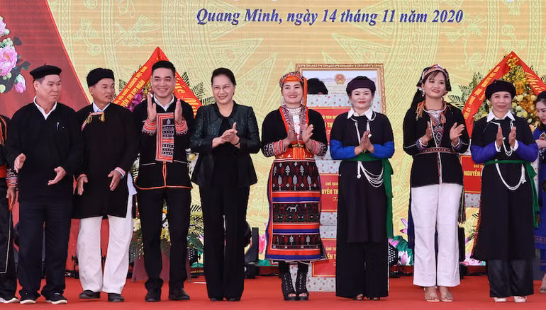 Chủ tịch Quốc hội Nguyễn Thị Kim Ngân dự Ngày hội đại đoàn kết toàn dân tại xã Quang Minh, tỉnh Yên Bái -0