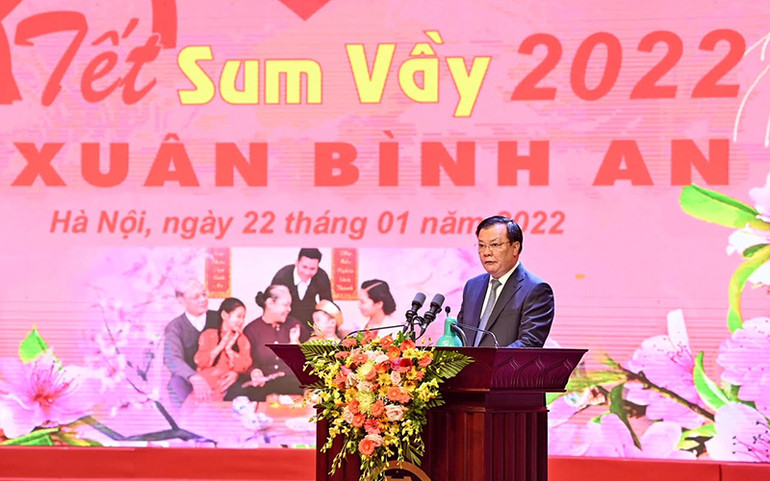Bí thư Thành ủy Đinh Tiến Dũng phát biểu tại chương trình. (Ảnh: Duy Linh) Hà Nội tổ chức chương trình Tết sum vầy -0