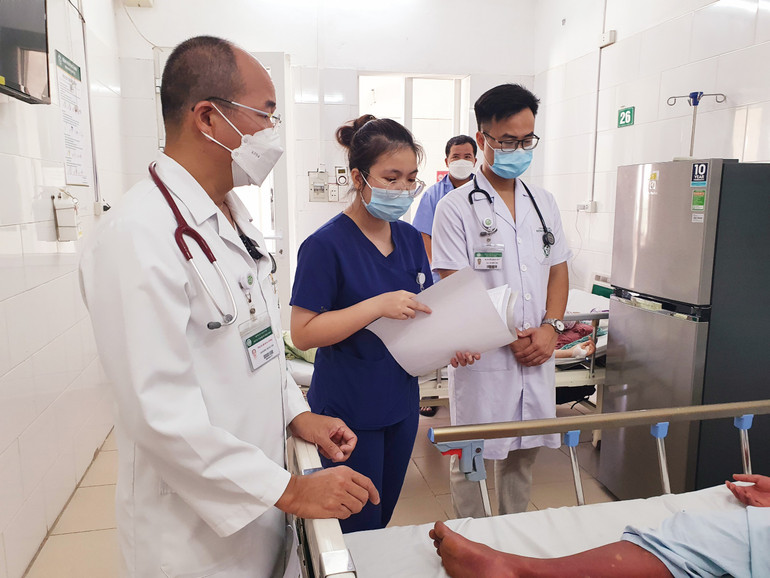 Nhiều ca mắc sốt xuất huyết nặng đang điều trị tại Bệnh viện Bạch Mai. Sốt xuất huyết có nguy cơ bùng phát ở phía bắc -0