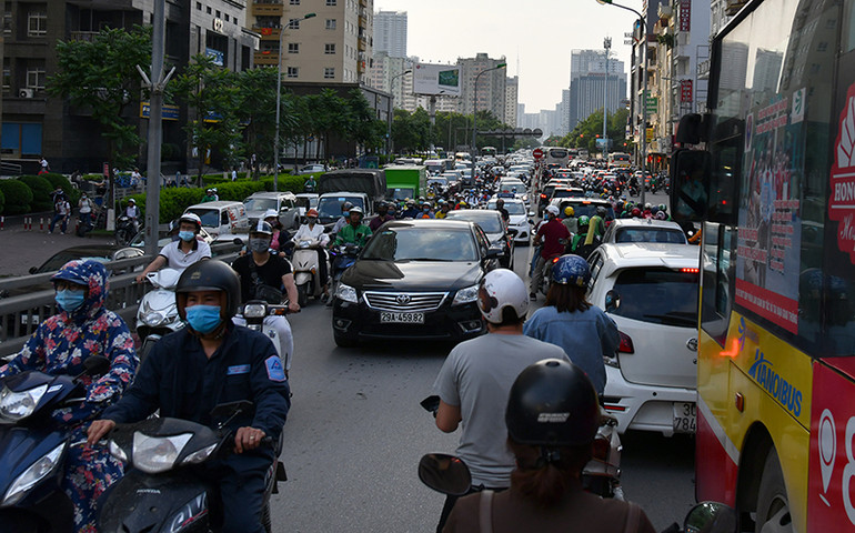 Giao thông ùn tắc tại các khu vực cửa ngõ Thủ đô trước ngày nghỉ lễ -0