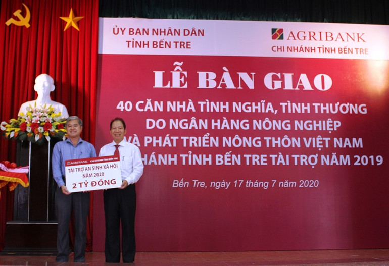 Bến  Tre bàn giao 40 căn nhà tình nghĩa, tình thương -0