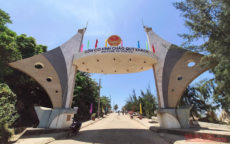Cổng chào trên đảo Cồn Cỏ (Ảnh: MINH DUY) Cồn Cỏ - đảo nhỏ thanh bình giữa biển Đông -0