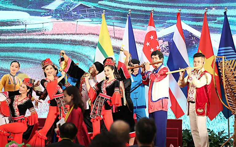 Ấn tượng sắc màu ASEAN tại Lễ khai mạc Đại hội đồng AIPA 41 ảnh 5 5_IMG_6618-1599538445149.jpeg