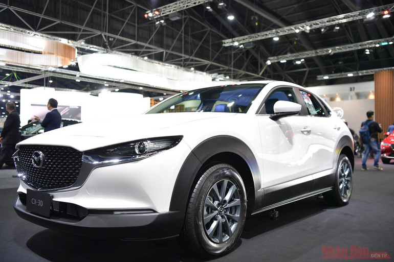 Mãn nhãn ở Triển lãm ô-tô quốc tế lần thứ 41 tại Bangkok -1