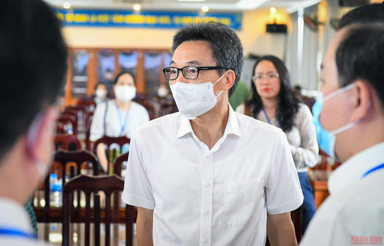 Phó Thủ tướng Vũ Đức Đam kiểm tra Kỳ thi tốt nghiệp THPT năm 2022 tại Hà Nội -0