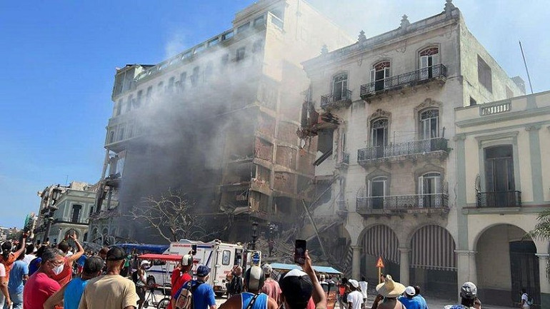 Hiện trường vụ nổ. (Ảnh: Prensa Latina) Cuba khẩn trương công tác tìm kiếm cứu nạn sau vụ nổ ở thủ đô La Habana -0