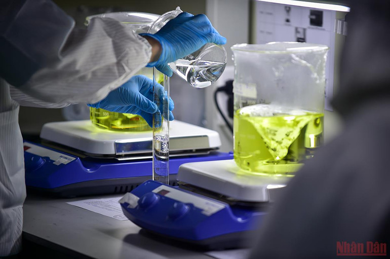 Cận cảnh quy trình sản xuất kit Test nhanh kháng nguyên SARS-CoV-2 “Made in Viet Nam” -0