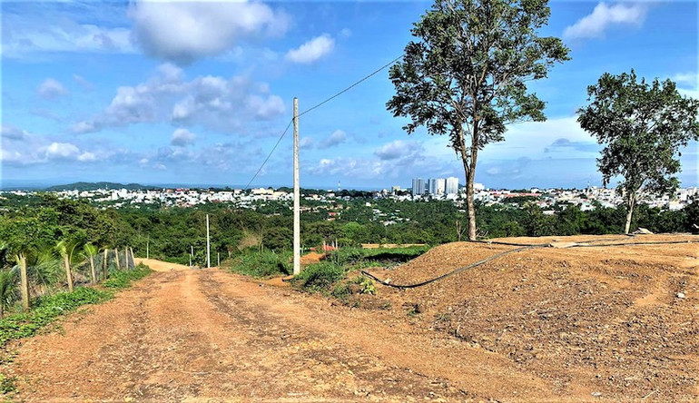 Ngang nhiên xây dựng trái phép trong khu quy hoạch đất rừng cảnh quan ở TP Buôn Ma Thuột -0