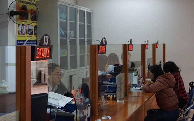 Lao động đến làm thủ tục hưởng bảo hiểm thất nghiệp tại Trung tâm Dịch vụ việc làm Hà Nội (Ảnh: Lao động Thủ đô) Giao lưu trực tuyến “Phát huy hiệu quả chính sách bảo hiểm thất nghiệp” -0