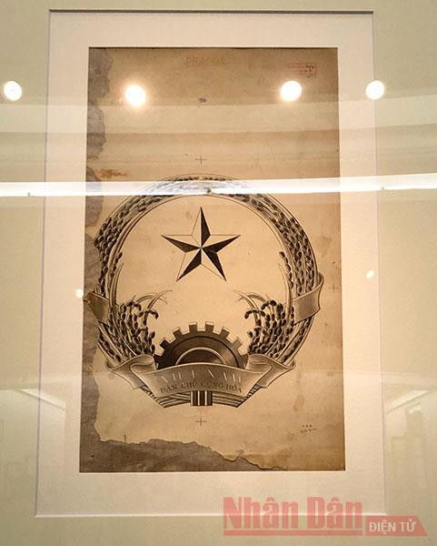 Câu chuyện Quốc huy -0