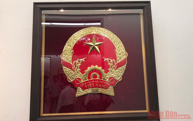 Câu chuyện Quốc huy ảnh 8 qh-1599029632677.jpg