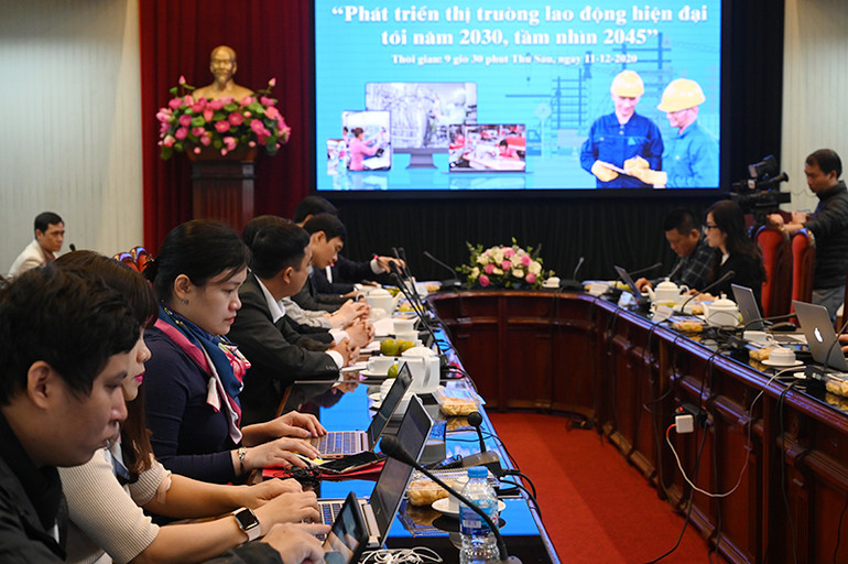 Tọa đàm trực tuyến “Phát triển thị trường lao động hiện đại tới năm 2030, tầm nhìn 2045” -0