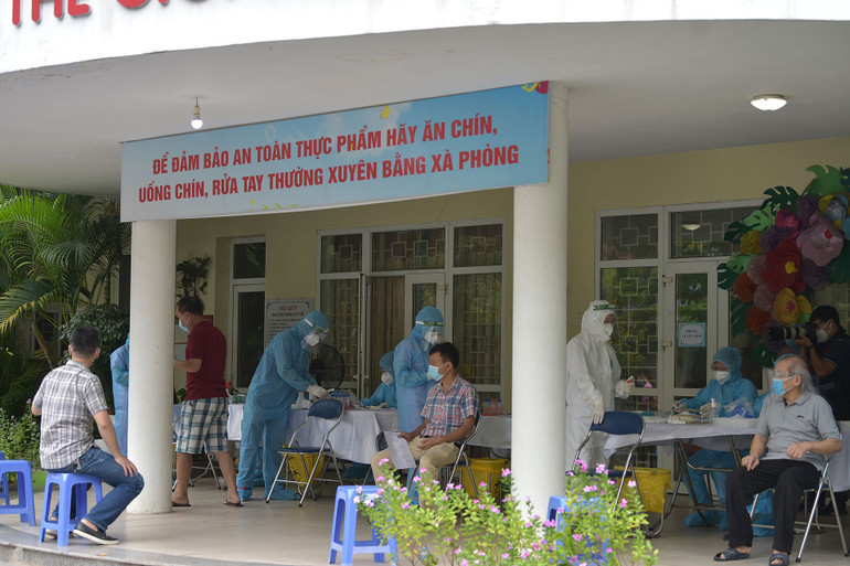 Hà Nội triển khai xét nghiệm Covid-19 diện rộng -0