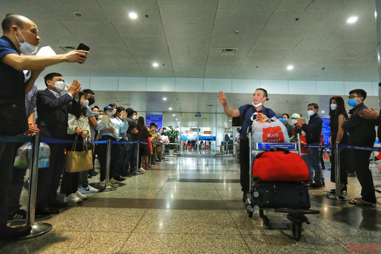 Thêm 2 chuyến bay đưa đồng bào từ Ukraine về nước -0