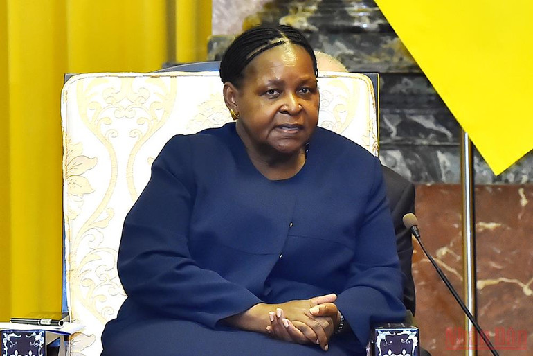 Chủ tịch nước Nguyễn Xuân Phúc tiếp Chủ tịch Quốc hội nước Cộng hòa Mozambique -2