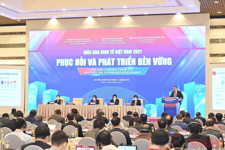Nhiều ý kiến tâm huyết, thiết thực trong việc phục hồi và phát triển kinh tế-xã hội tại Diễn đàn Kinh tế Việt Nam 2021 -0