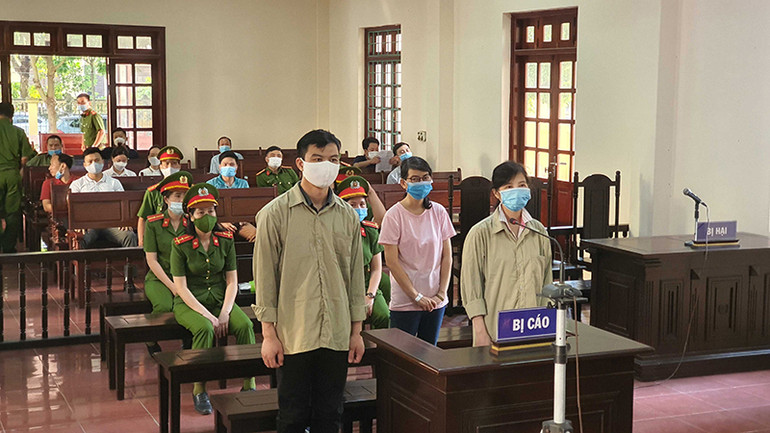 22 năm 9 tháng tù cho dành cho nhóm cán bộ thanh tra Bộ Xây dựng chiếm đoạt tiền của doanh nghiệp -0