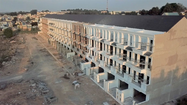 Một dãy nhà liền kề của Dự án khu dân cư Bình Đa. Thanh tra tra toàn diện Dự án khu dân cư Bình Đa ở Đồng Nai -0