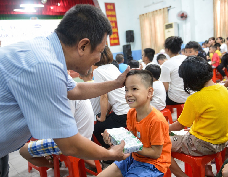 Quỹ sữa vươn cao Việt Nam tiếp tục hành trình kết nối yêu thương tại TP Hồ Chí Minh -0