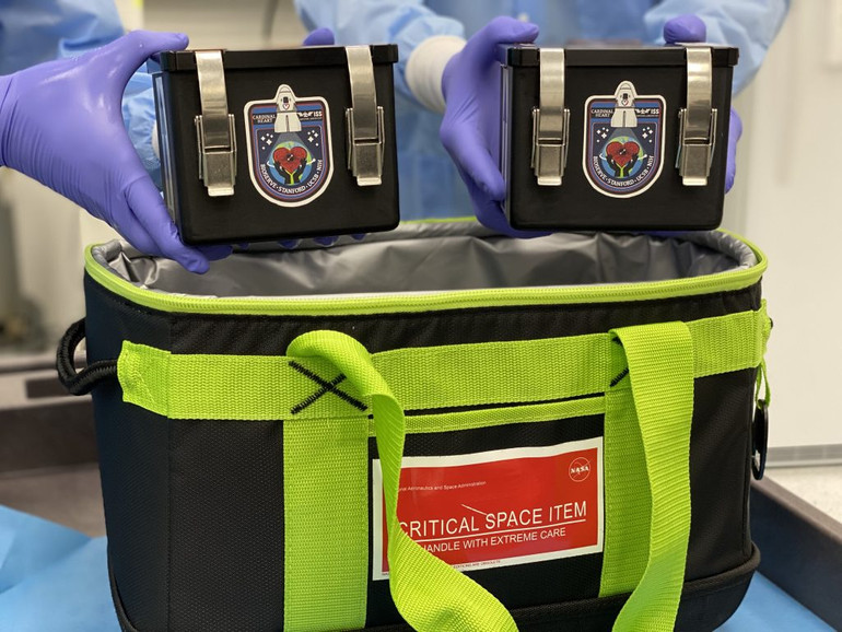 Rượu vang Pháp từ trạm vũ trụ trở về Trái đất sau 14 tháng không trọng lực -0