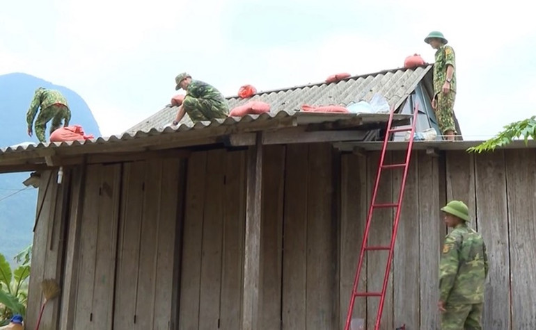 Bộ trưởng Nguyễn Xuân Cường kiểm tra công tác ứng phó bão số 13 tại Quảng Bình -0