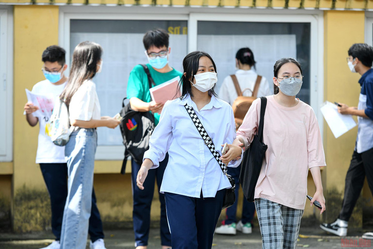 Hà Nội: Thí sinh làm thủ tục dự thi vào lớp 10 THPT công lập -0