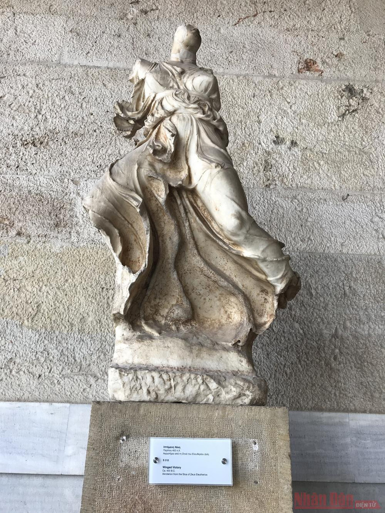 Kỳ 2: Tầm vóc Athens -1