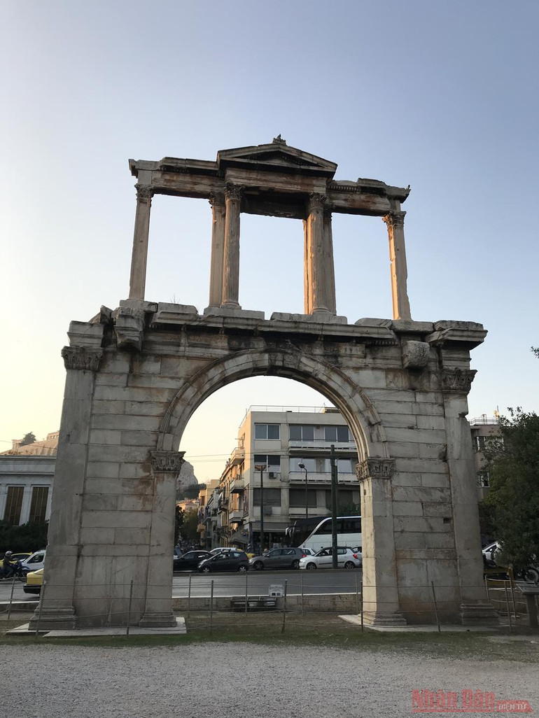 Kỳ 2: Tầm vóc Athens -1